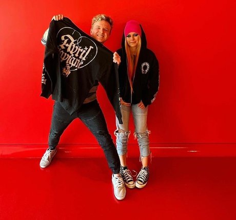 Alasti lekkinud OnlyFans-i pilt Avril Lavigne