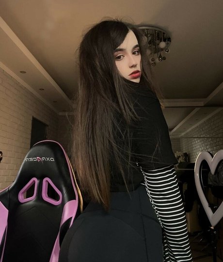 Nacktes geleaktes OnlyFans-Foto von Yuuechka