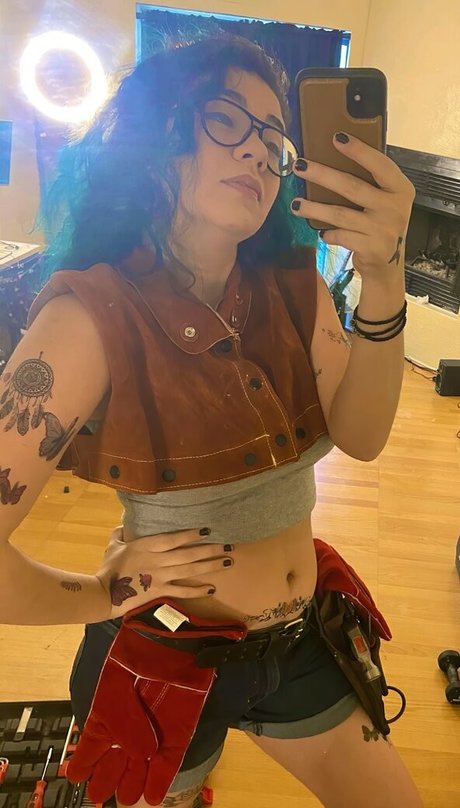 Alasti lekkinud OnlyFans-i pilt Tiffanylockheart