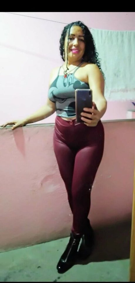 Naakte gelekte OnlyFans-foto van Nita Santos Silva