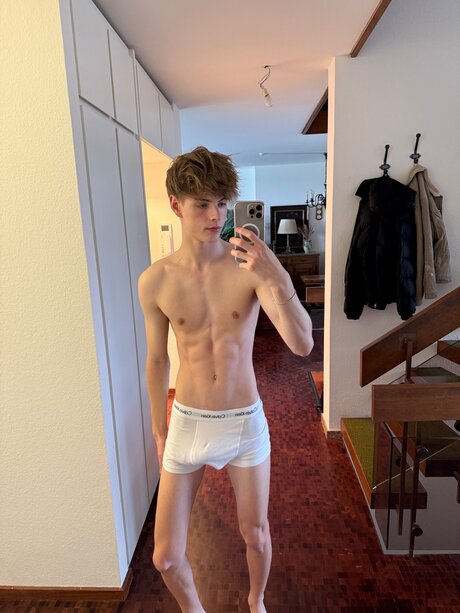 Nacktes geleaktes OnlyFans-Foto von Anepicboy