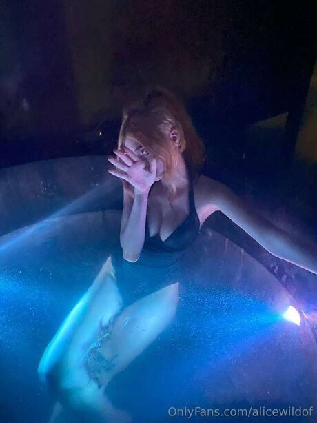Nahá fotka uniklých OnlyFans od Alicewildof