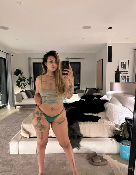 Foto desnuda filtrada de OnlyFans de Allylotti