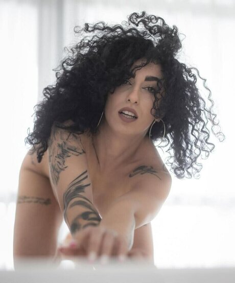 Nacktes geleaktes OnlyFans-Foto von Enya Boccolato