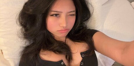 Nacktes geleaktes OnlyFans-Foto von Violetngyn