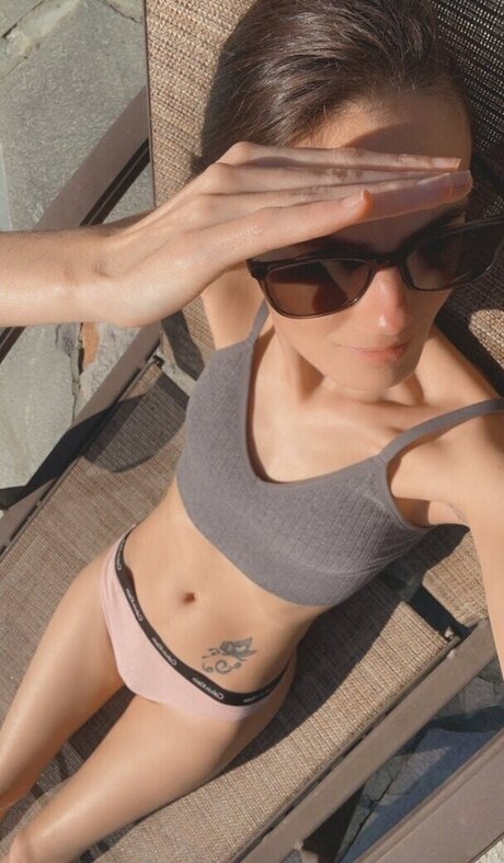 Naakte gelekte OnlyFans-foto van Amishbetsy