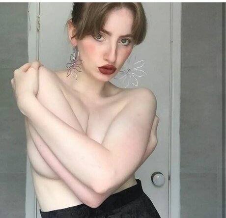 Nacktes geleaktes OnlyFans-Foto von Ellie Zalar