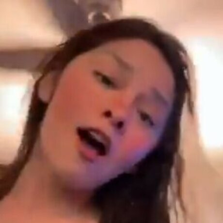 Naakte gelekte OnlyFans-foto van Annafansonly