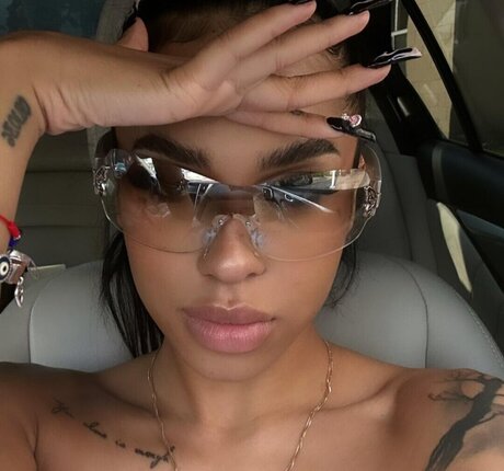 Naken lekkede OnlyFans-bilde av Sad Shordies