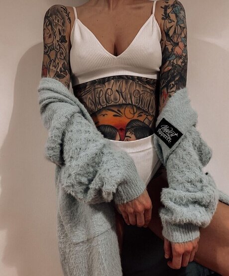 Обнаженная фотография утечки OnlyFans от Carinamthrfckr