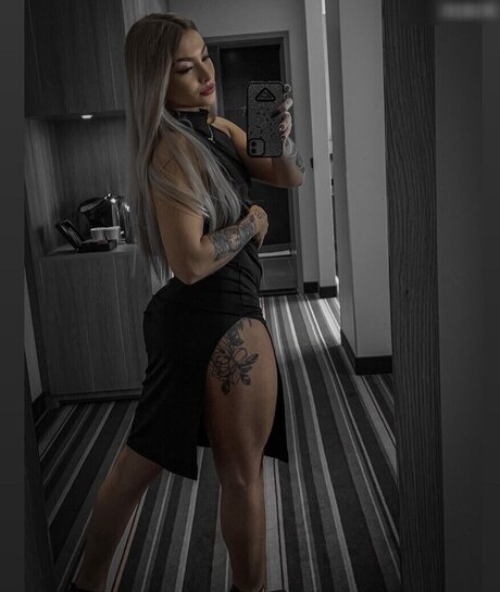 Alasti lekkinud OnlyFans-i pilt Wer Ist Das 