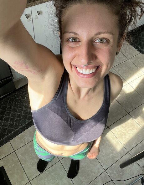 Alasti lekkinud OnlyFans-i pilt Victoria Liro