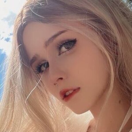 Обнаженная фотография утечки OnlyFans от Devisuka