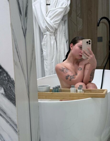 OnlyFans-model Enina24