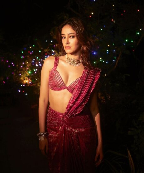 Naakte gelekte OnlyFans-foto van Ananya Pandey