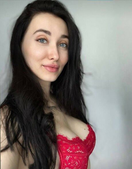 Foto di nudo di fuga di OnlyFans di Lera Sky
