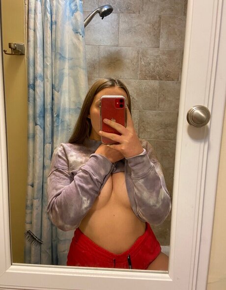 Alasti lekkinud OnlyFans-i pilt Chanelledumont