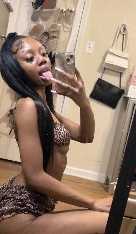 OnlyFans-model Prettypetitepricey