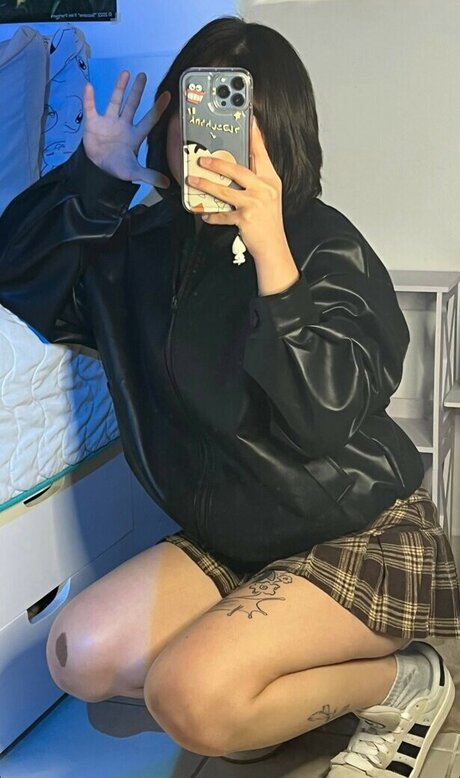 Alasti lekkinud OnlyFans-i pilt Alezrm