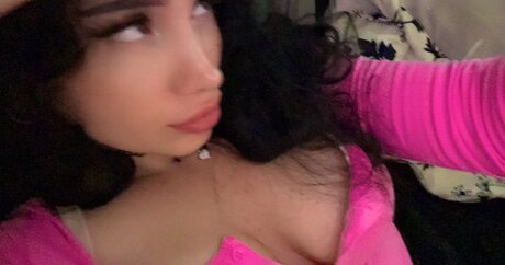 Naakte gelekte OnlyFans-foto van Yasilisches