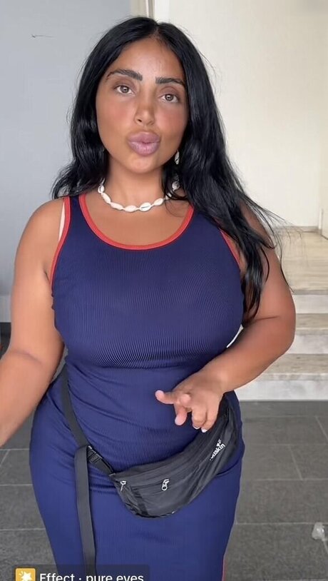 Nahá fotka uniklých OnlyFans od La Bonbo