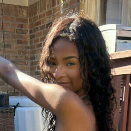 Naakte gelekte OnlyFans-foto van Magaprincesss