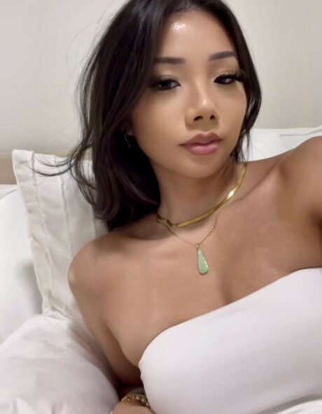 Nahá fotka uniklých OnlyFans od Eden Luong