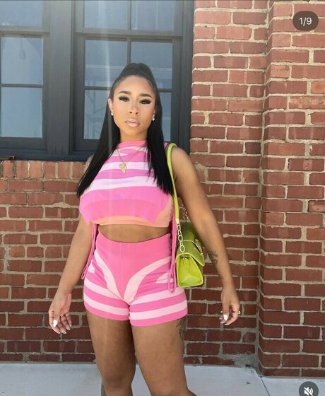 Nacktes geleaktes OnlyFans-Foto von Famous Kiki 1