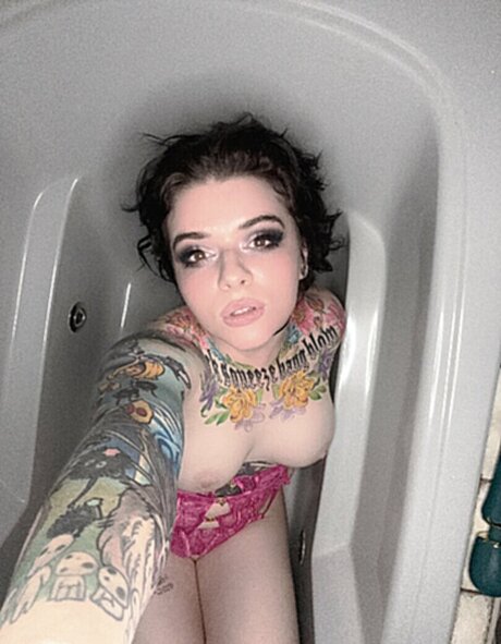 Nacktes geleaktes OnlyFans-Foto von Vermillionvixen