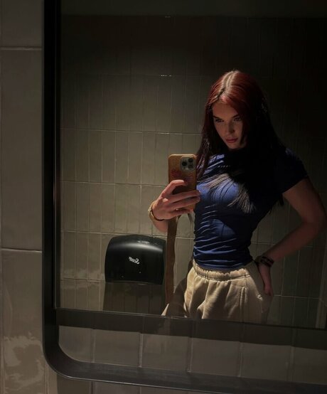 Обнаженная фотография утечки OnlyFans от Kikiofficial