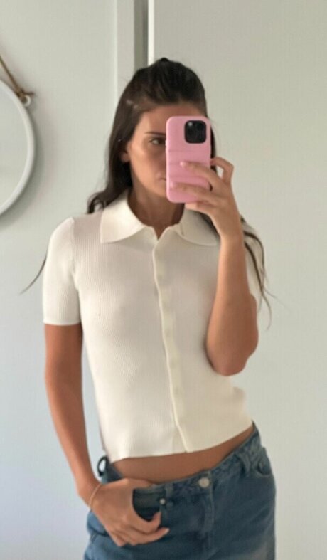 Alasti lekkinud OnlyFans-i pilt Carla Bezanson