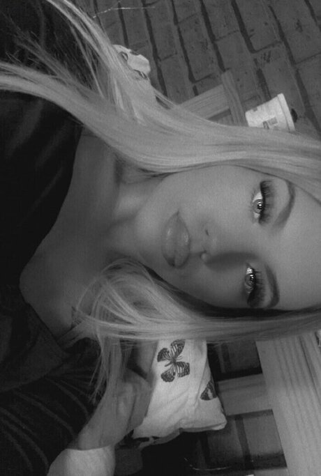 Nahá fotka uniklých OnlyFans od Emily Mcclean