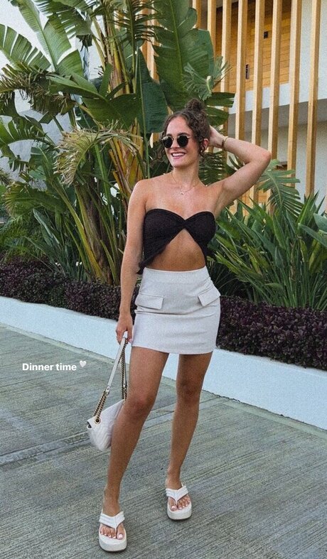 Обнаженная фотография утечки OnlyFans от Laraemilia