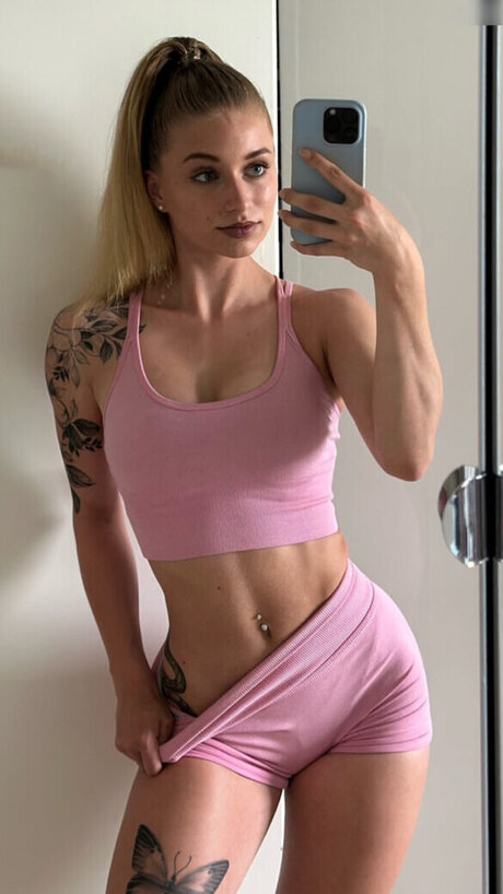 Alasti lekkinud OnlyFans-i pilt Xhelenax2  Helena