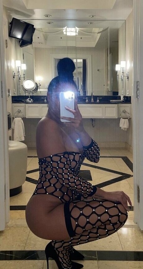 Cubanmammii OnlyFansリークヌード写真