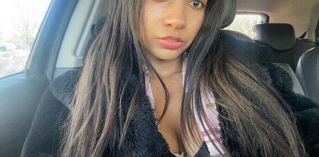 Naken lekkede OnlyFans-bilde av Ari Leigh Brown