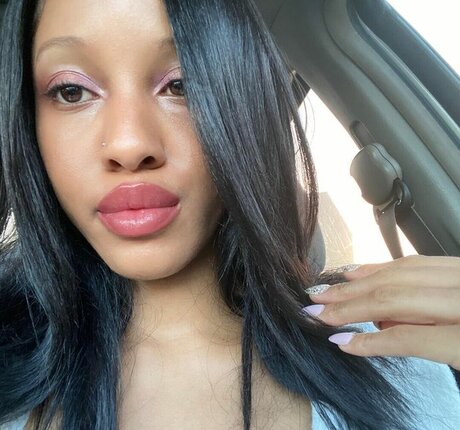 Naken lekkede OnlyFans-bilde av Asmr Bella Bree