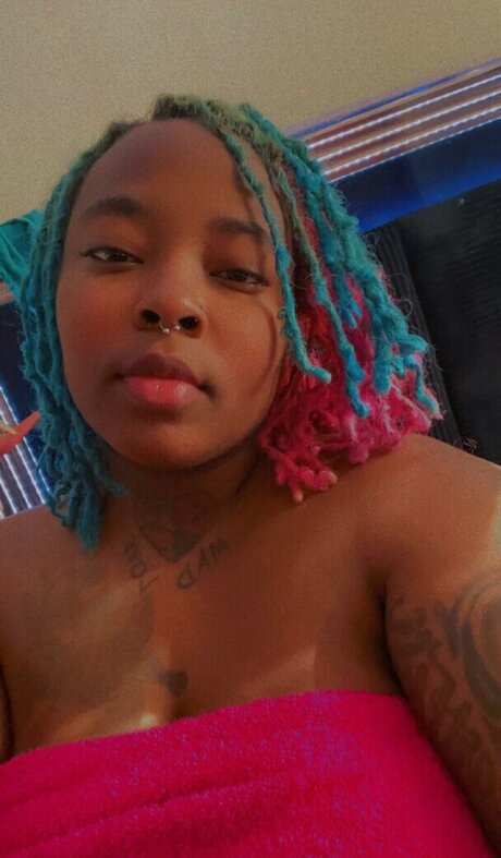 Naken lekkede OnlyFans-bilde av Kissmykittkatt