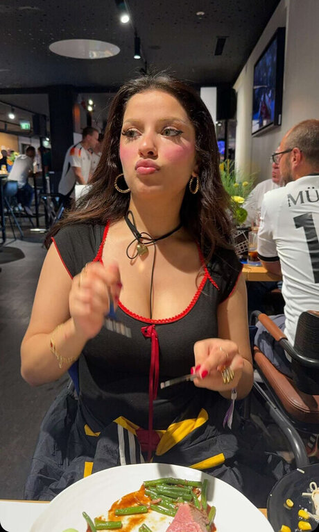 Nacktes geleaktes OnlyFans-Foto von Emily Furz