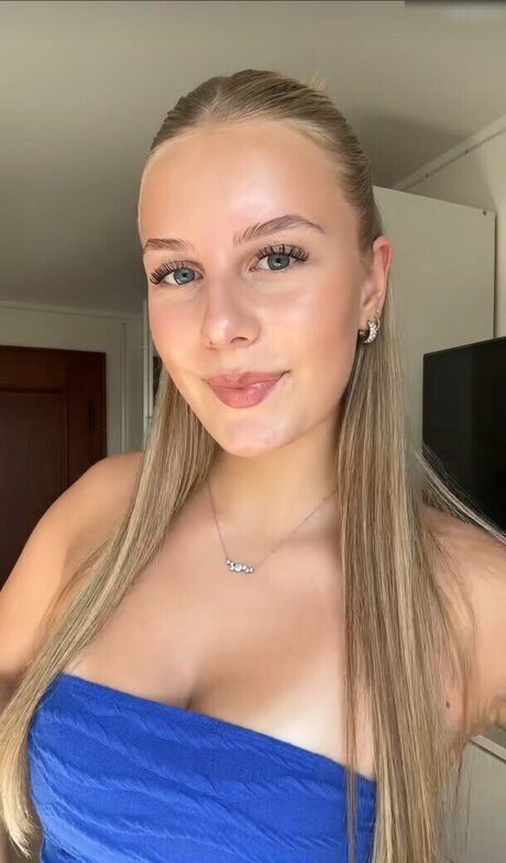 Обнаженная фотография утечки OnlyFans от Luisamnck