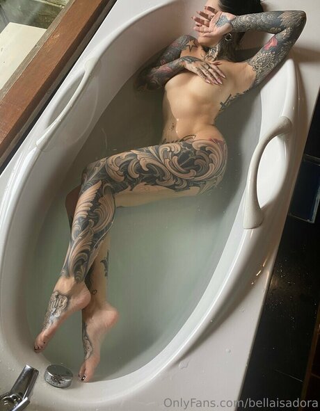 Alasti lekkinud OnlyFans-i pilt Bella Isadora