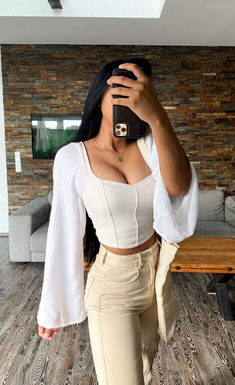 Nicole Schiebler OnlyFansリークヌード写真