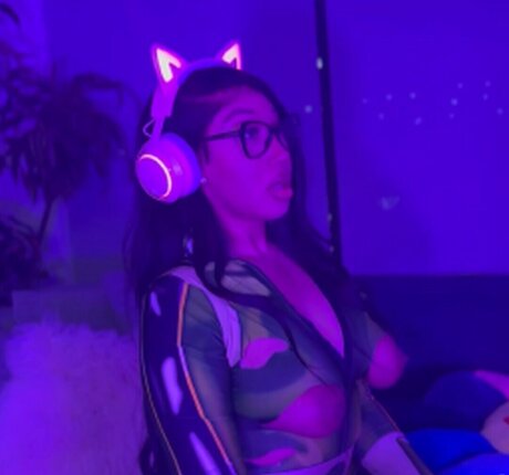 Nahá fotka uniklých OnlyFans od Iloveaoki