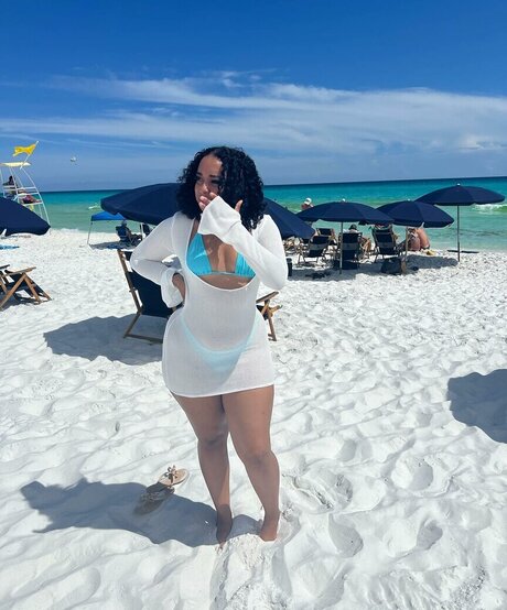 Nahá fotka uniklých OnlyFans od Themillieelise