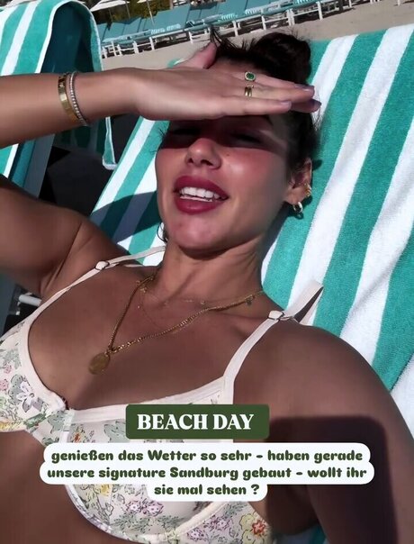 Naken läckt OnlyFans-bild av Sarah Engels