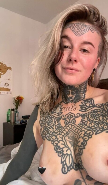 Nacktes geleaktes OnlyFans-Foto von Divinementbon