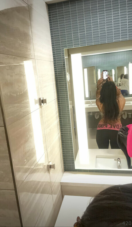 Nacktes geleaktes OnlyFans-Foto von Catholicnun