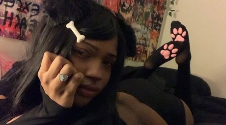 Naken lekkede OnlyFans-bilde av Angelzburn