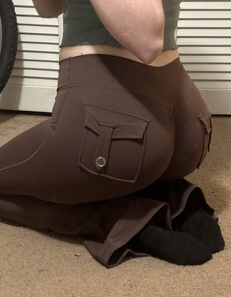 Alasti lekkinud OnlyFans-i pilt Megalodonvt