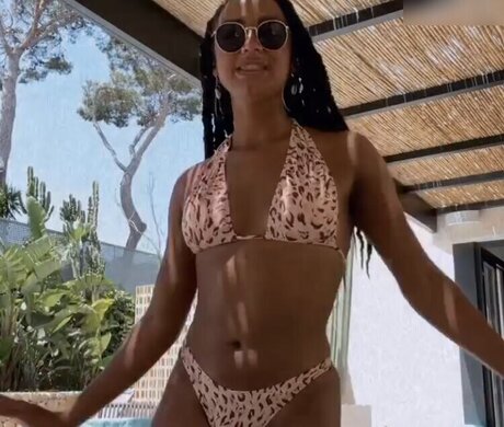 Nacktes geleaktes OnlyFans-Foto von Shaggy Baggy